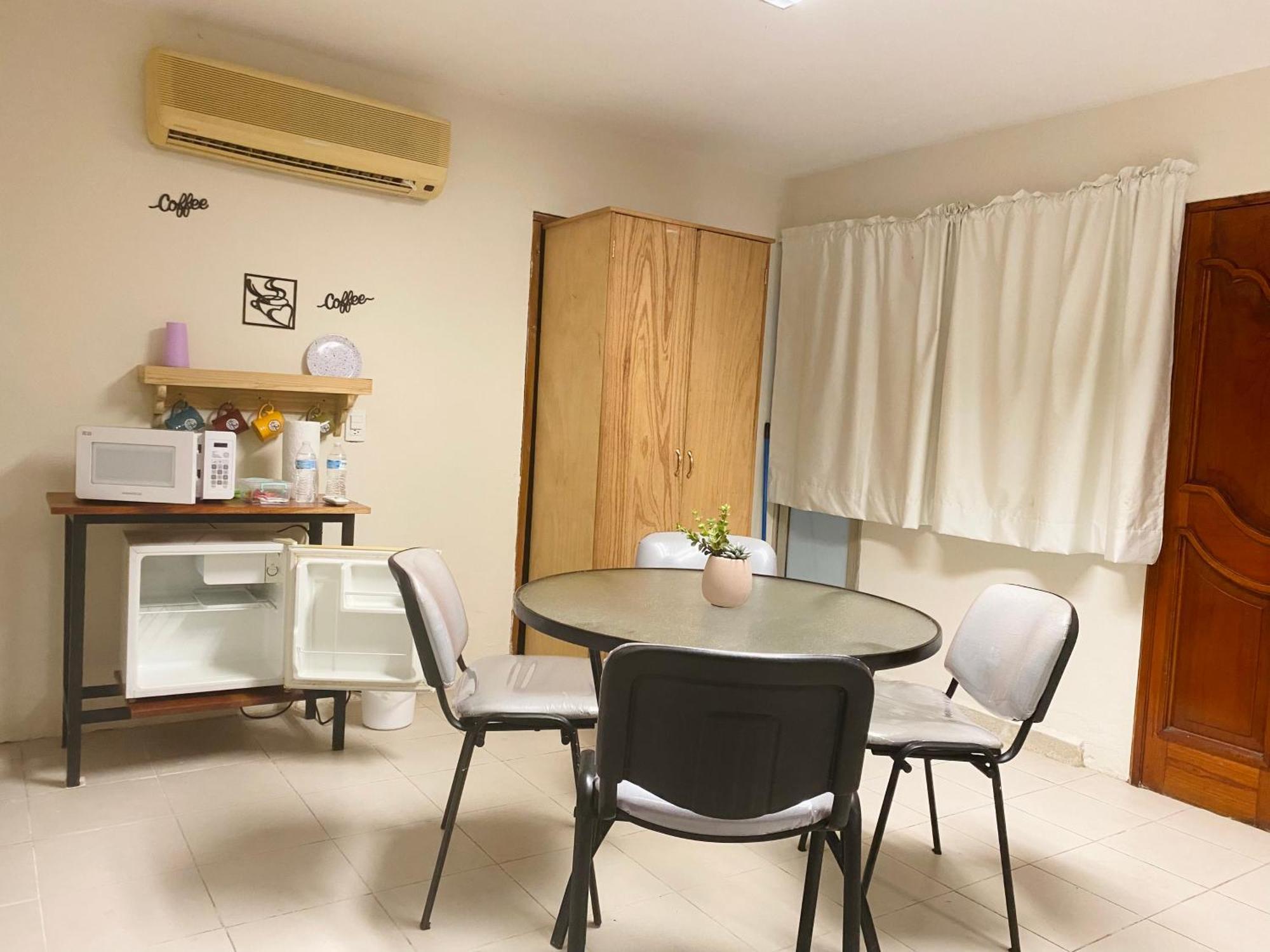Hospedaje Aldana - Habitacion L E R D O En Zona Centro Tuxpan  Eksteriør bilde